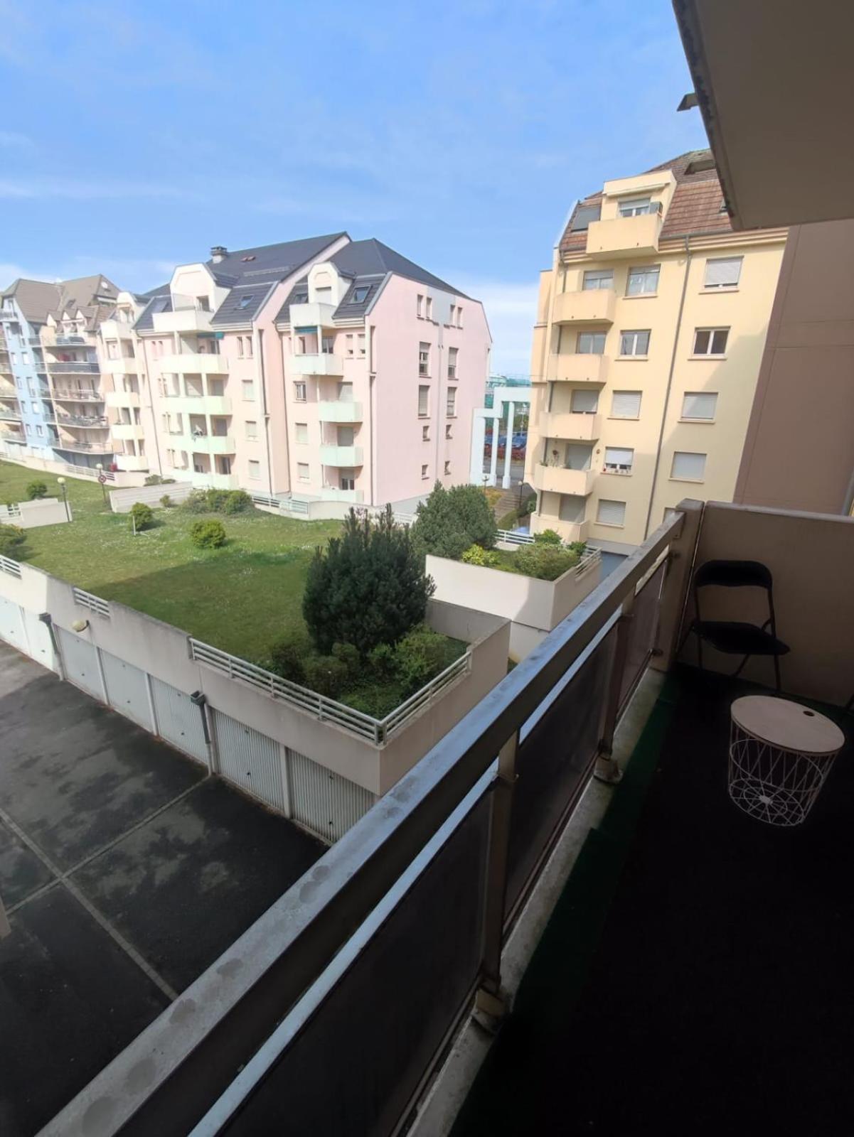 Douillet-Kanamappart-Euroairport Apartment Saint-Louis  Exterior photo