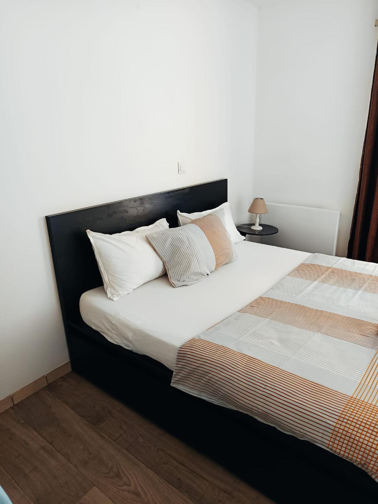 Douillet-Kanamappart-Euroairport Apartment Saint-Louis  Exterior photo