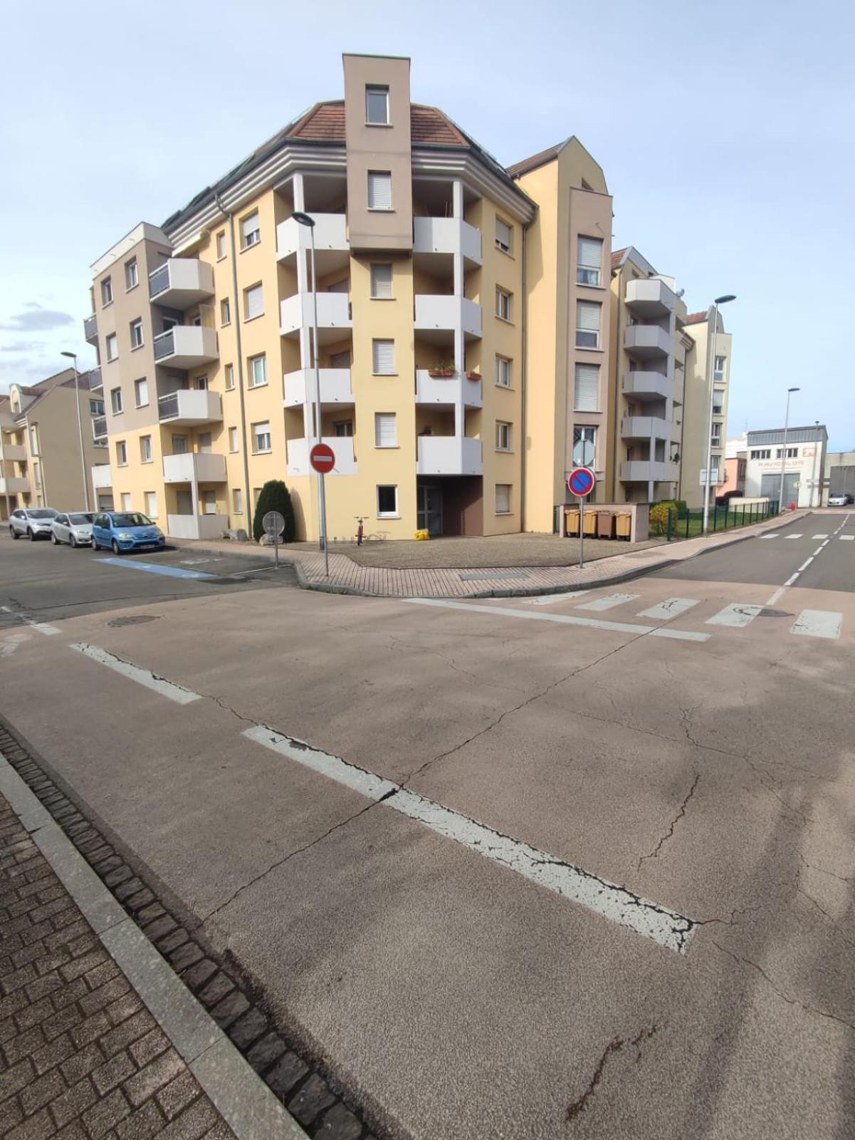 Douillet-Kanamappart-Euroairport Apartment Saint-Louis  Exterior photo